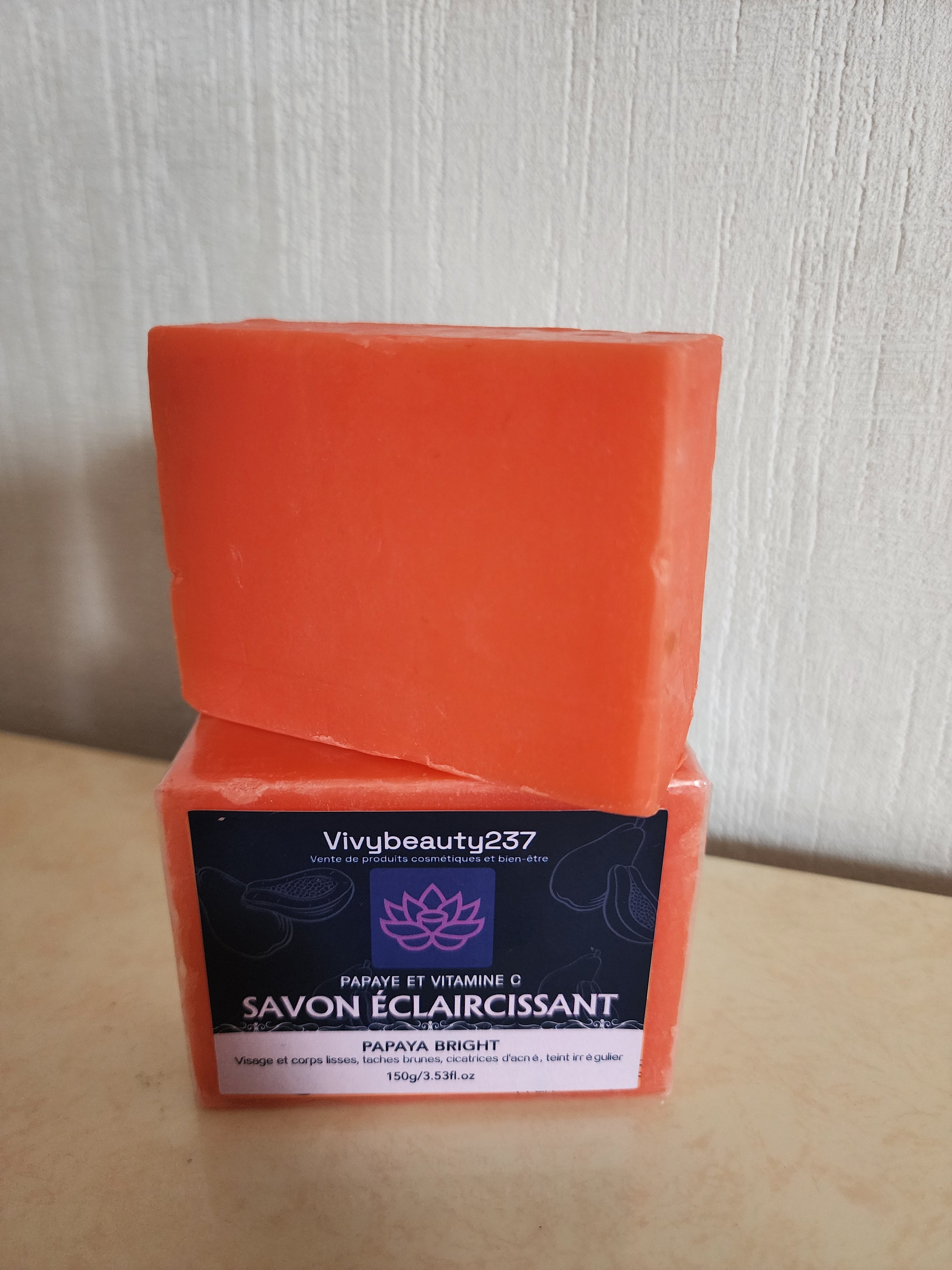 Savon visage à la papaye et vitamine C 150g