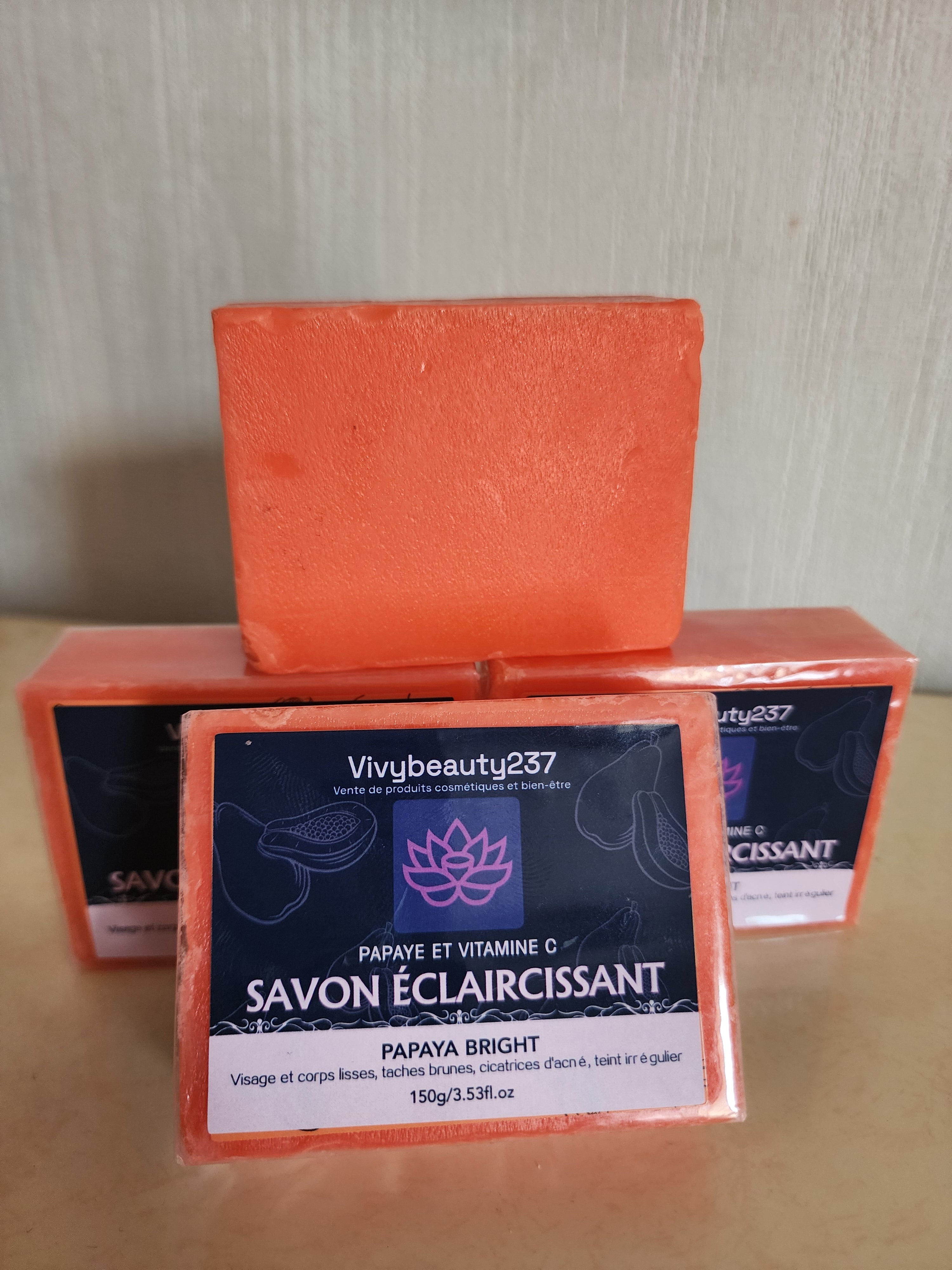 Savon visage à la papaye et vitamine C 150g